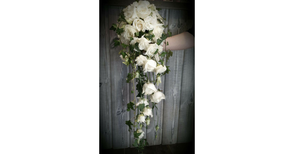 Valkoinen ruusu, valkoinen eustoma » Kukka-Anemone
